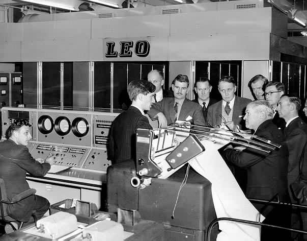 Derek Jolly at the II/1 Control Desk