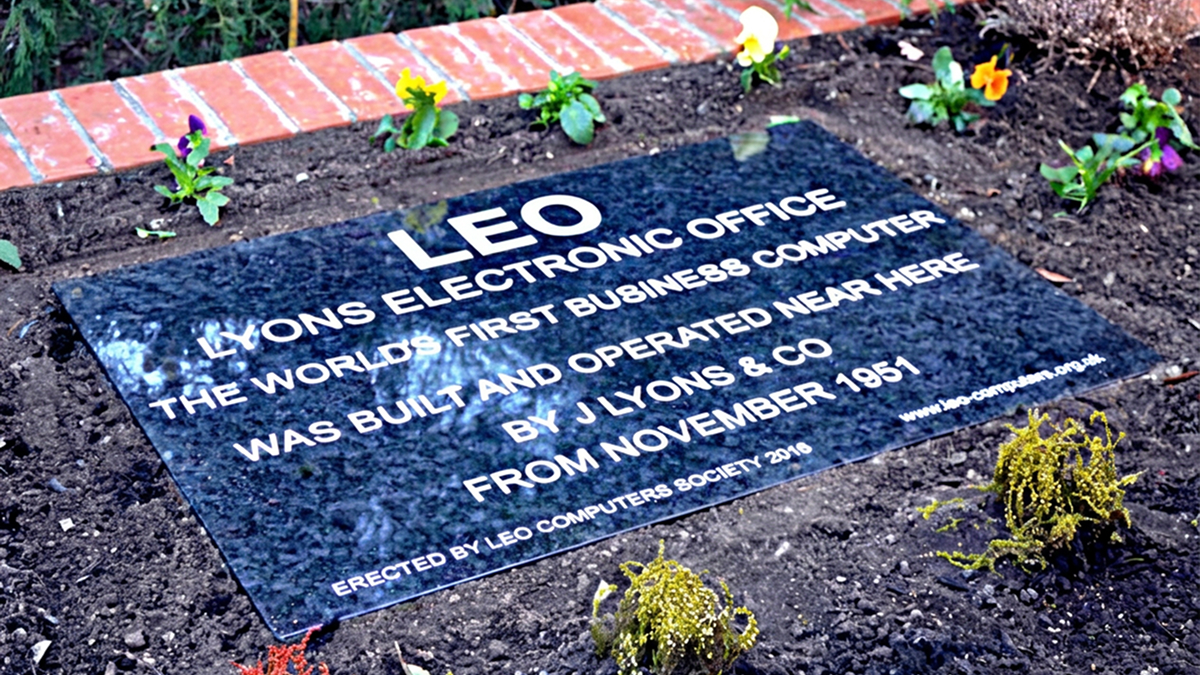 LEO Commemorated with Plaque on 65th Anniversary of the World’s First Business Computer